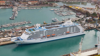 Norwegian Cruise Line Holdings plans to refurbish Regent's Seven Seas Voyager in 2026.