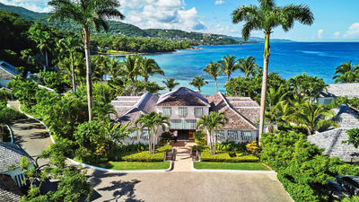 Round Hill's lobby and private beach.