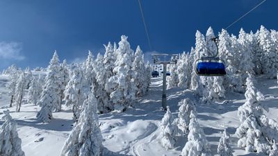 A ski lift in Kartalkaya, Turkiye.